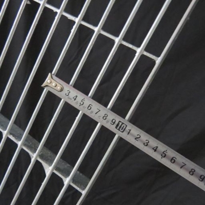Zincatura a caldo d'acciaio delle pedate della griglia di Q235 T4