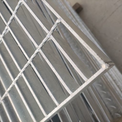 Anti corrosione su misura della grata d'acciaio bianca d'argento del metallo