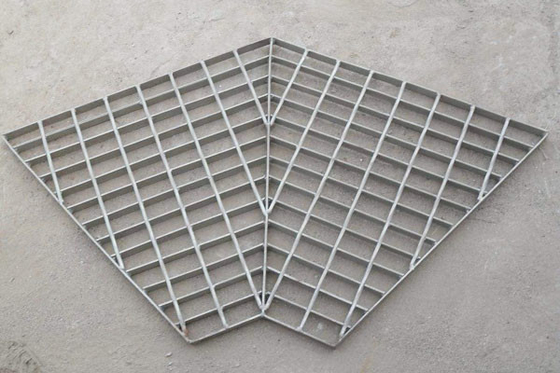 Alto piatto di griglia galvanizzato piano sopportante del metallo per la piattaforma della centrale elettrica