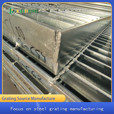 La immersione calda industriale ha galvanizzato il piatto stridente d'acciaio 30mmx50mm