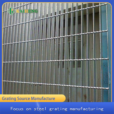 La immersione calda Q235 del acciaio al carbonio ha galvanizzato Mesh Fencing Grid Customized saldato